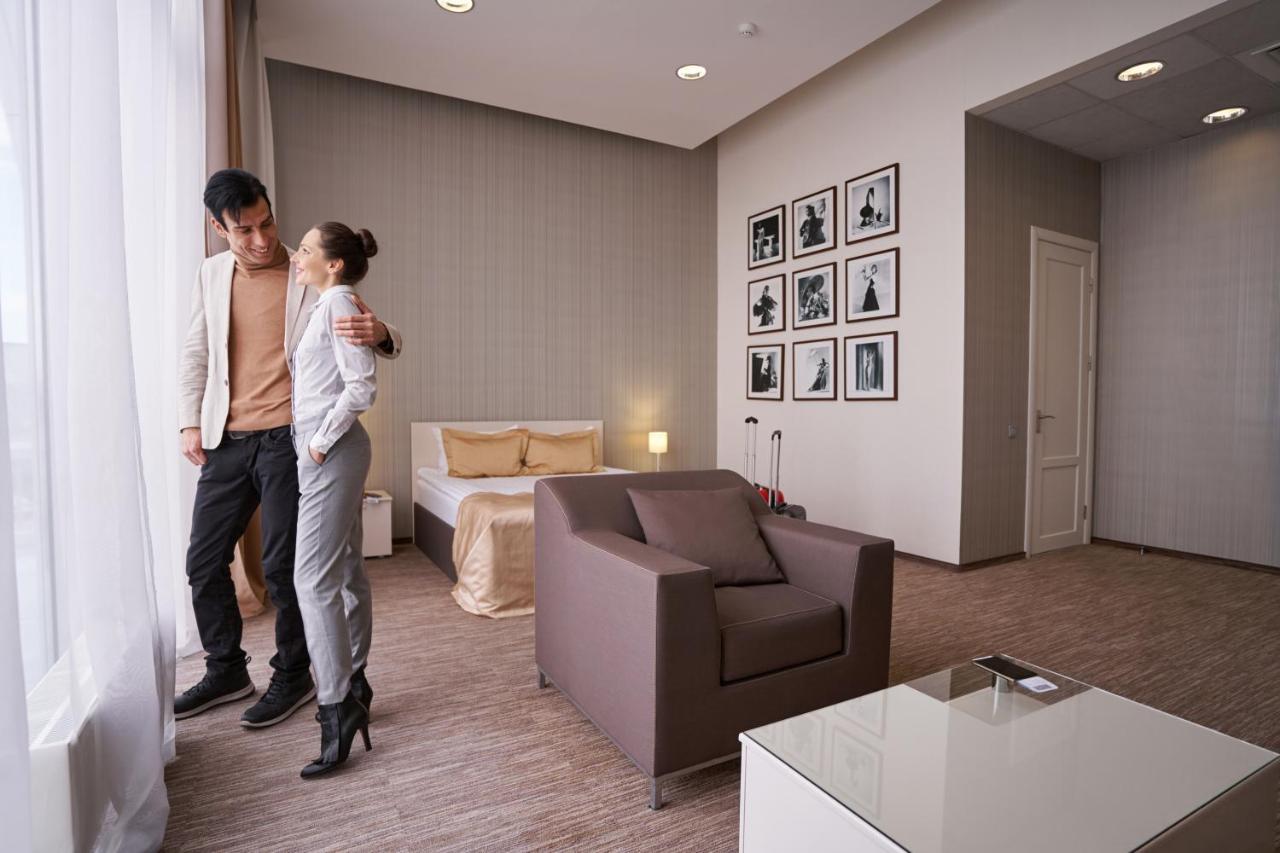 Terminal B Hotel キエフ エクステリア 写真